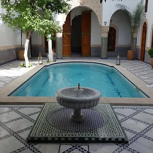 رياد Riad Sabah, فاس